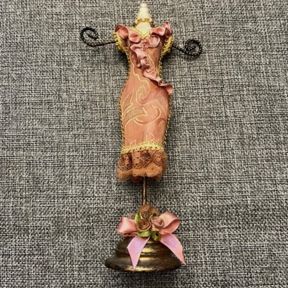 Victorian Mannequin Jewelry Organizer Holder - Lace Dress - Picture 2 of 6